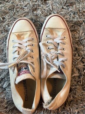 Converse Chuck Taylor Low Top Sneakers in Off-White